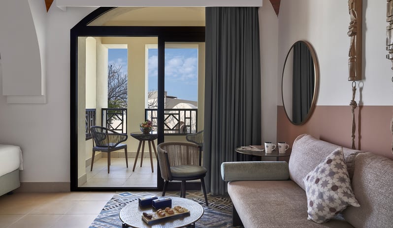 middle-east-holidays-ras-al-khaimah-the-cove-rotana-resort-guest- room-twin